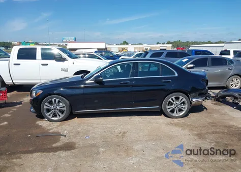 2017 Mercedes-Benz C 300 из США, поврежденный, VIN 55SWF4JB8HU218327